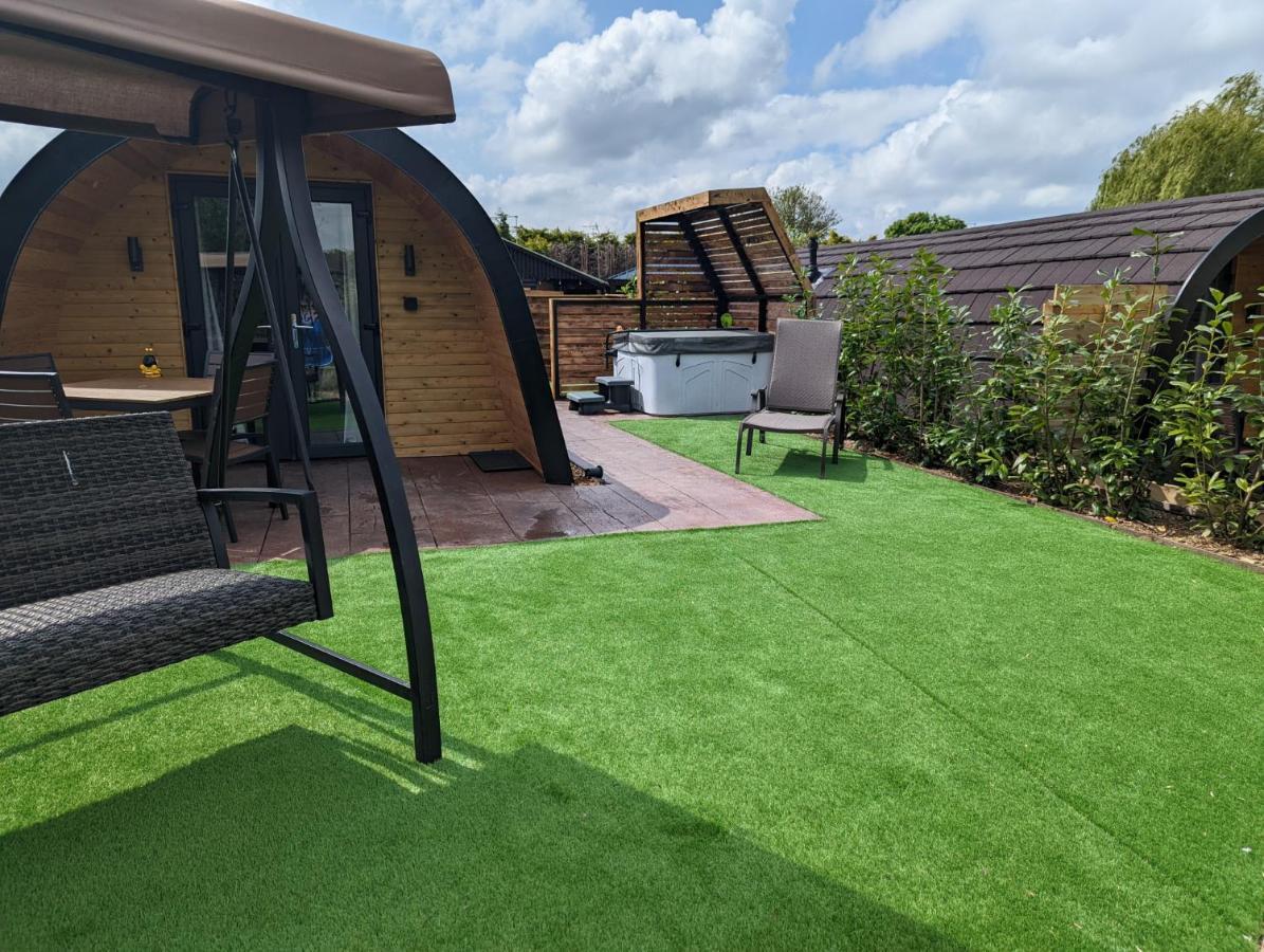 Chalet Peacock Glamping *
