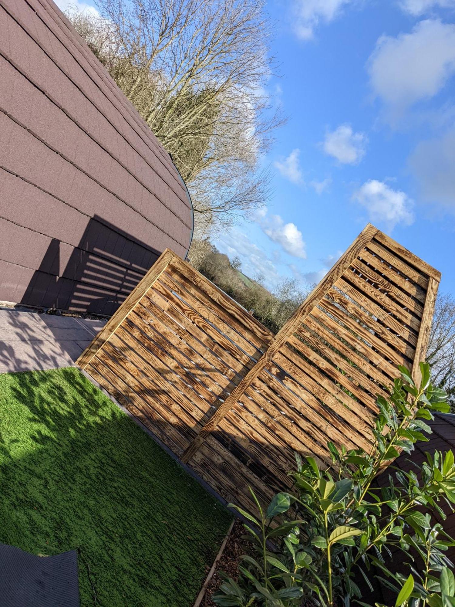 Peacock Glamping Chalet *